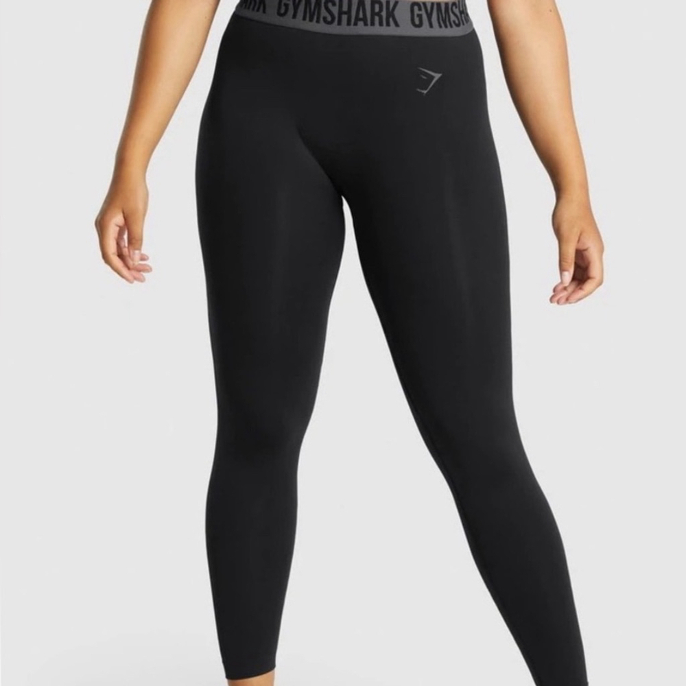 Gymshark Dry Charcoal and Black Leggings | EUC | Sz S - Picture 2 of 3